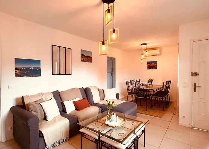 Apartment Grand Appartement 3 Chambres, 7 A 9 Personnes, A 300M De La Plage Sainte-Maxime