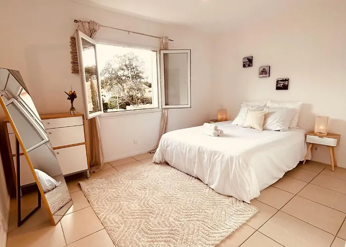 Grand Appartement 3 Chambres, 7 A 9 Personnes, A 300M De La Plage * 생트막시메