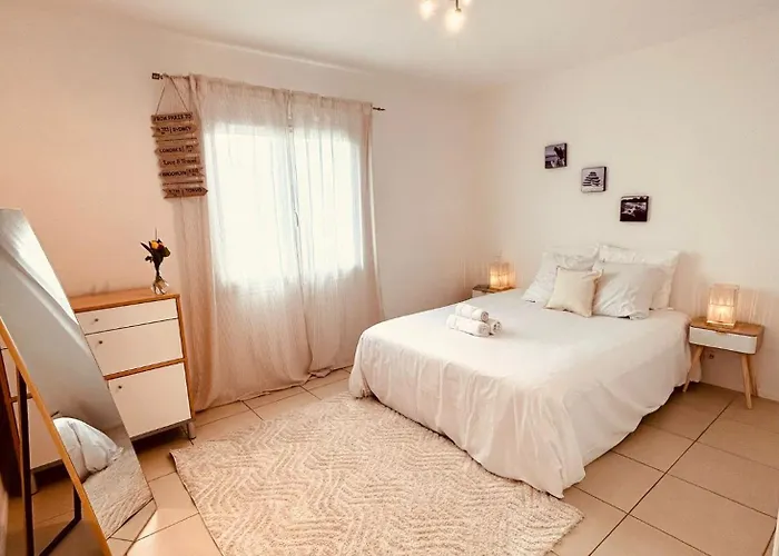 Grand Appartement 3 Chambres, 7 A 9 Personnes, A 300M De La Plage *