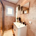 Grand 3 Chambres, 7 à 9 Personnes, A 300m De La *
