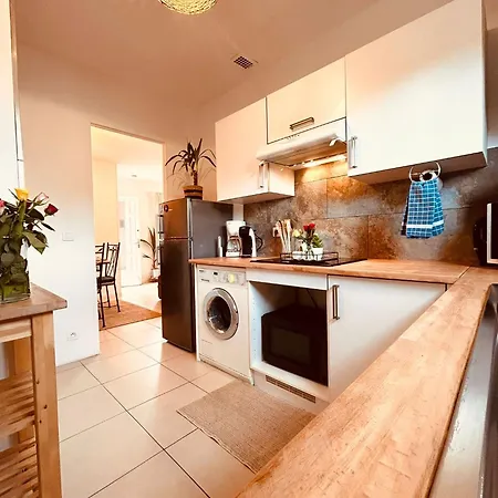 Grand appartement 3 chambres, 7 à 9 personnes, a 300M de la plage *